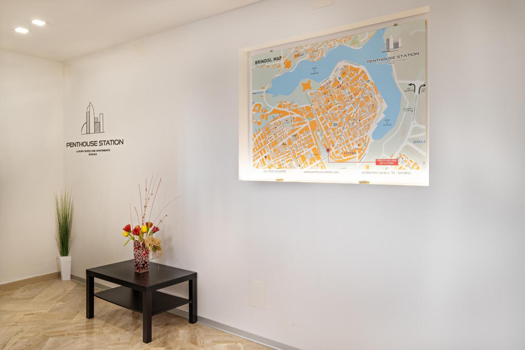 Penthouse Station Luxury Apts Le Dimore Brindisi Bagian luar foto