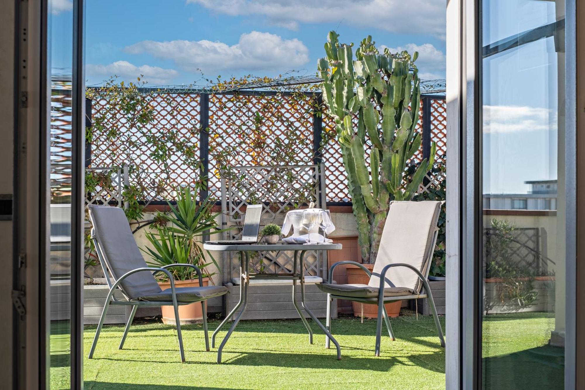 Penthouse Station Luxury Apts Le Dimore Brindisi Bagian luar foto
